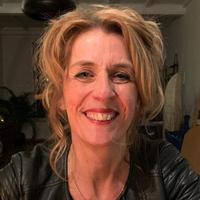 Pasfoto Esther Bovens
