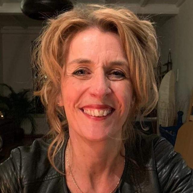 Pasfoto Esther Bovens